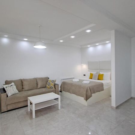 Appartment Lux, 2 Bedroom Yerevan Exterior photo