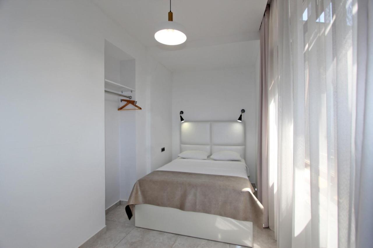 Appartment Lux, 2 Bedroom Yerevan Exterior photo