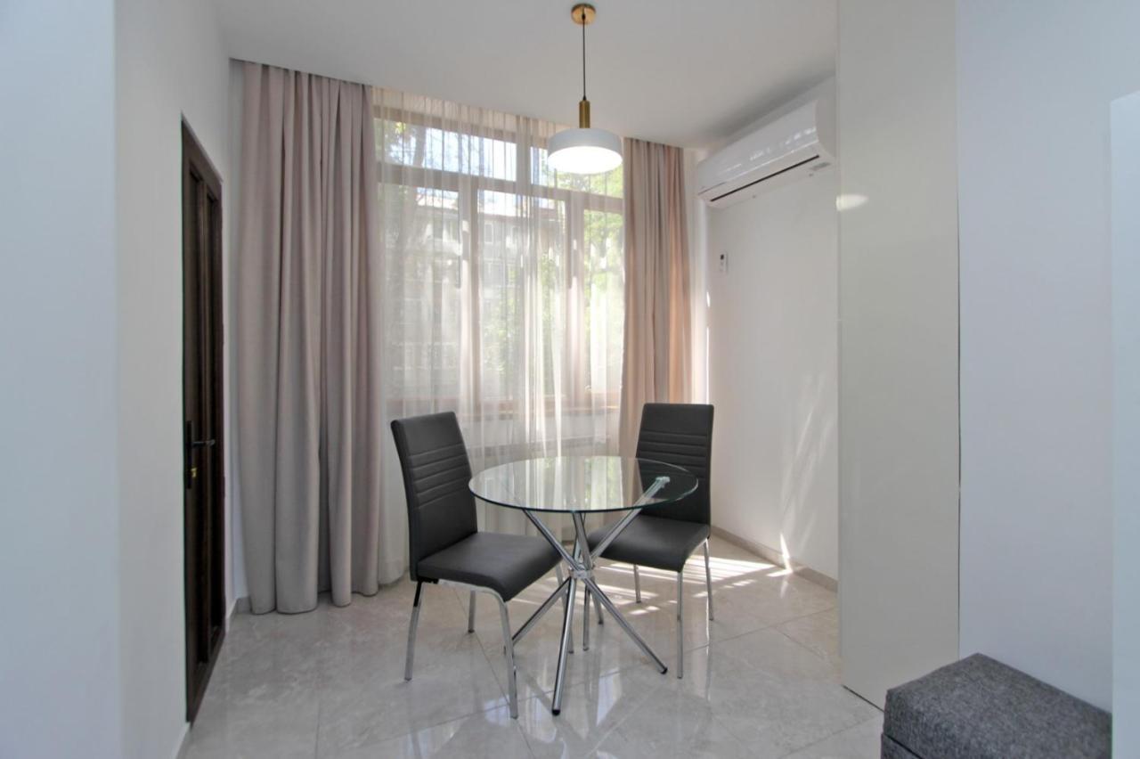 Appartment Lux, 2 Bedroom Yerevan Exterior photo