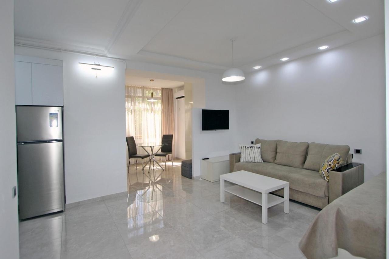Appartment Lux, 2 Bedroom Yerevan Exterior photo